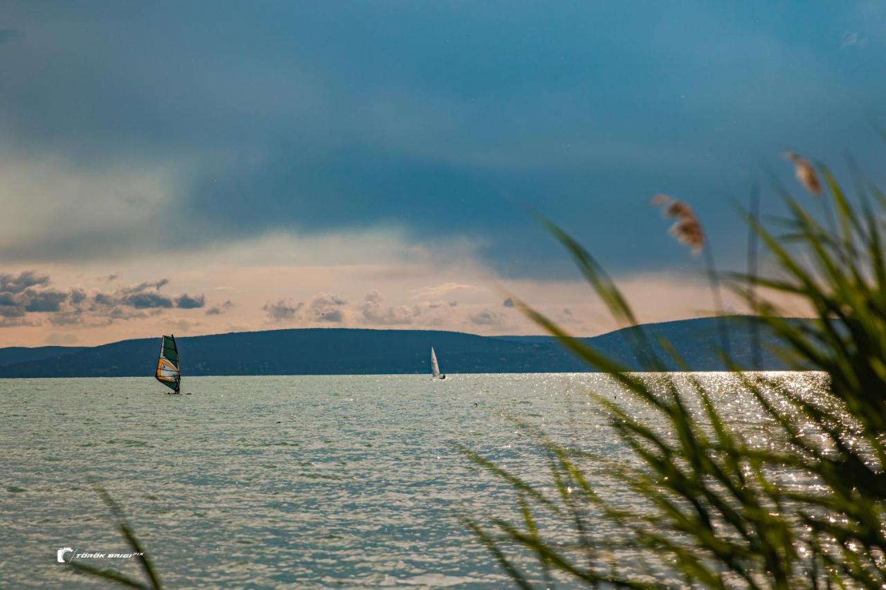 Hotel Balatonfői Yacht Club Balatonkenese Exterior foto