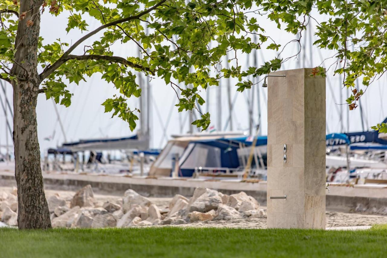 Hotel Balatonfői Yacht Club Balatonkenese Exterior foto