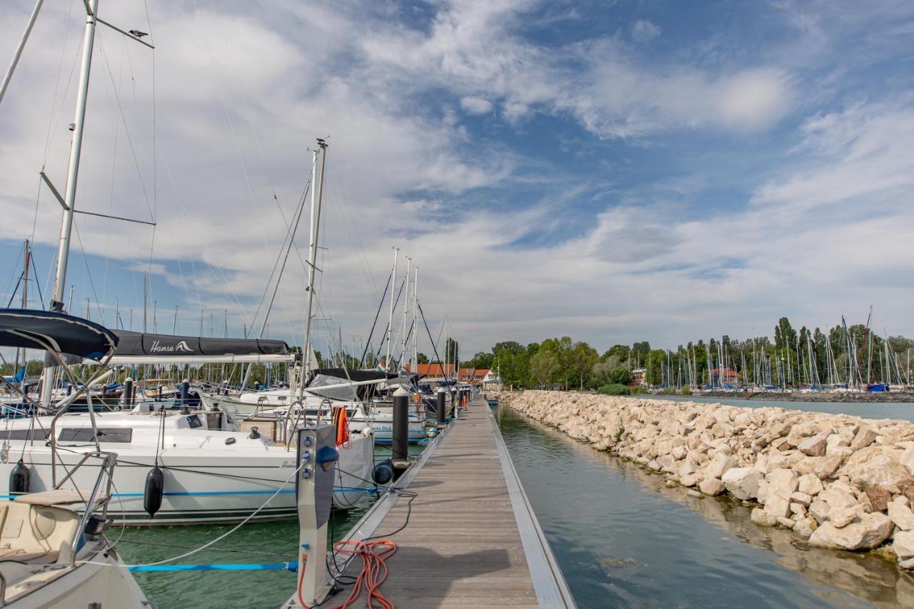 Hotel Balatonfői Yacht Club Balatonkenese Exterior foto